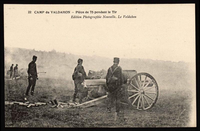22 - CAMP du VALDAHON - Pièce de 75 pendant le Tir