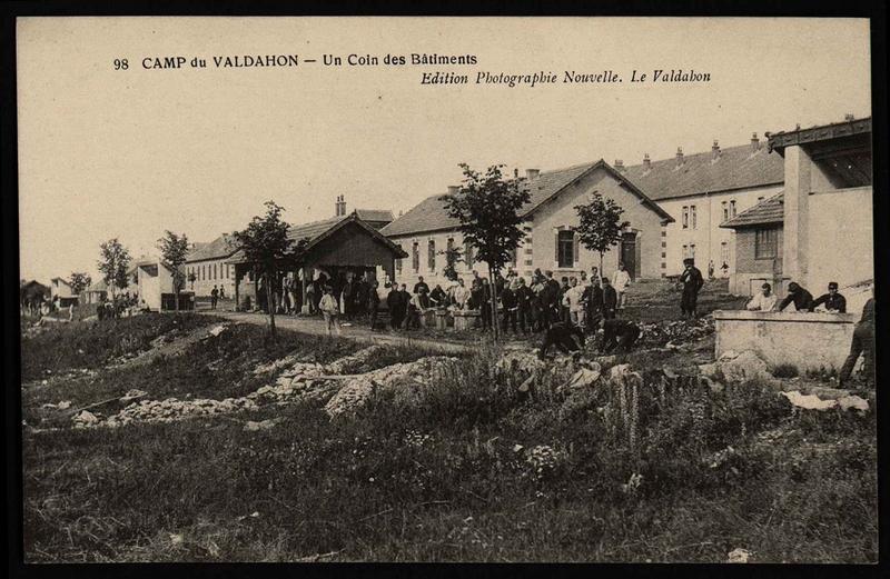 98 - CAMP du VALDAHON - Un Coin des Bâtiments