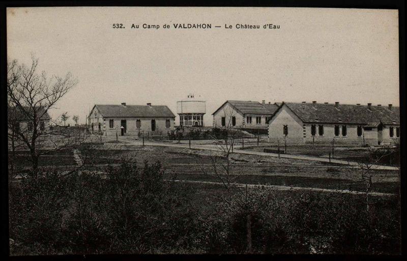 532 - Au Camp de VALDAHON - Le Château d'Eau