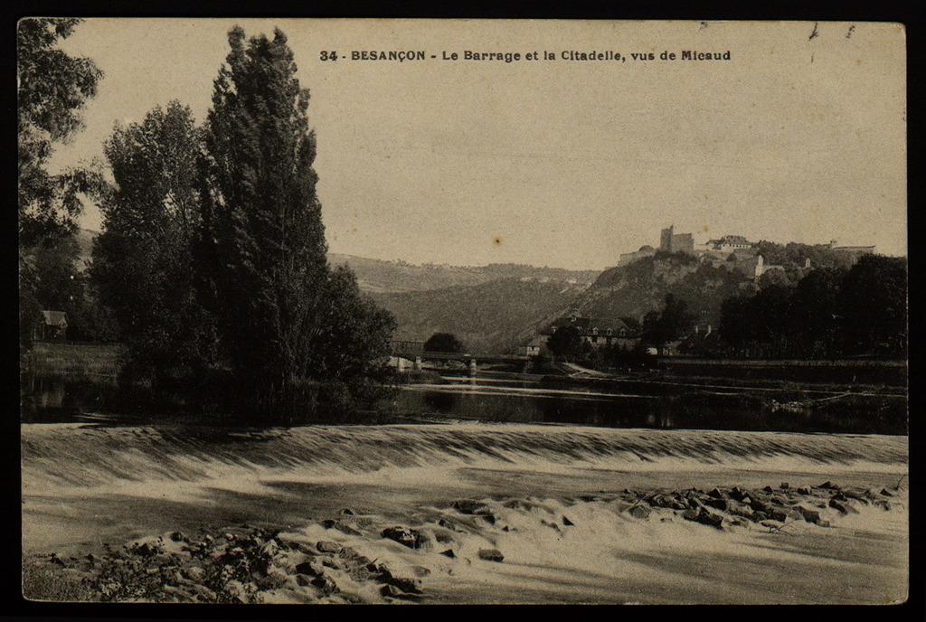 BESANÇON - Le Barrage et la Citadelle, vus de Micaud