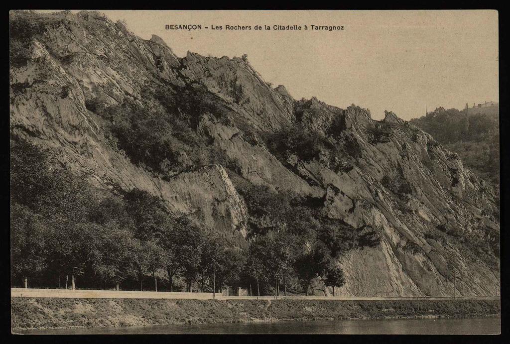 BESANÇON - Les Rochers de la Citadelle à Tarragnoz