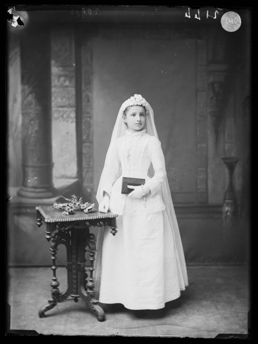 Portrait d'une communiante