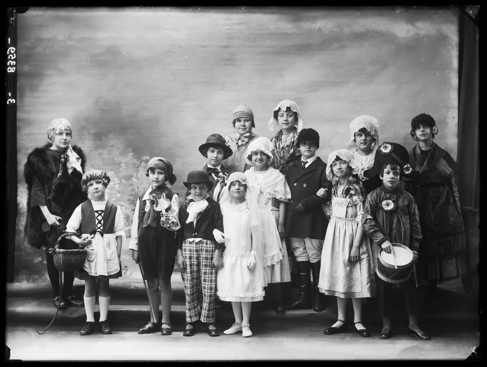 Groupe d'enfants déguisés