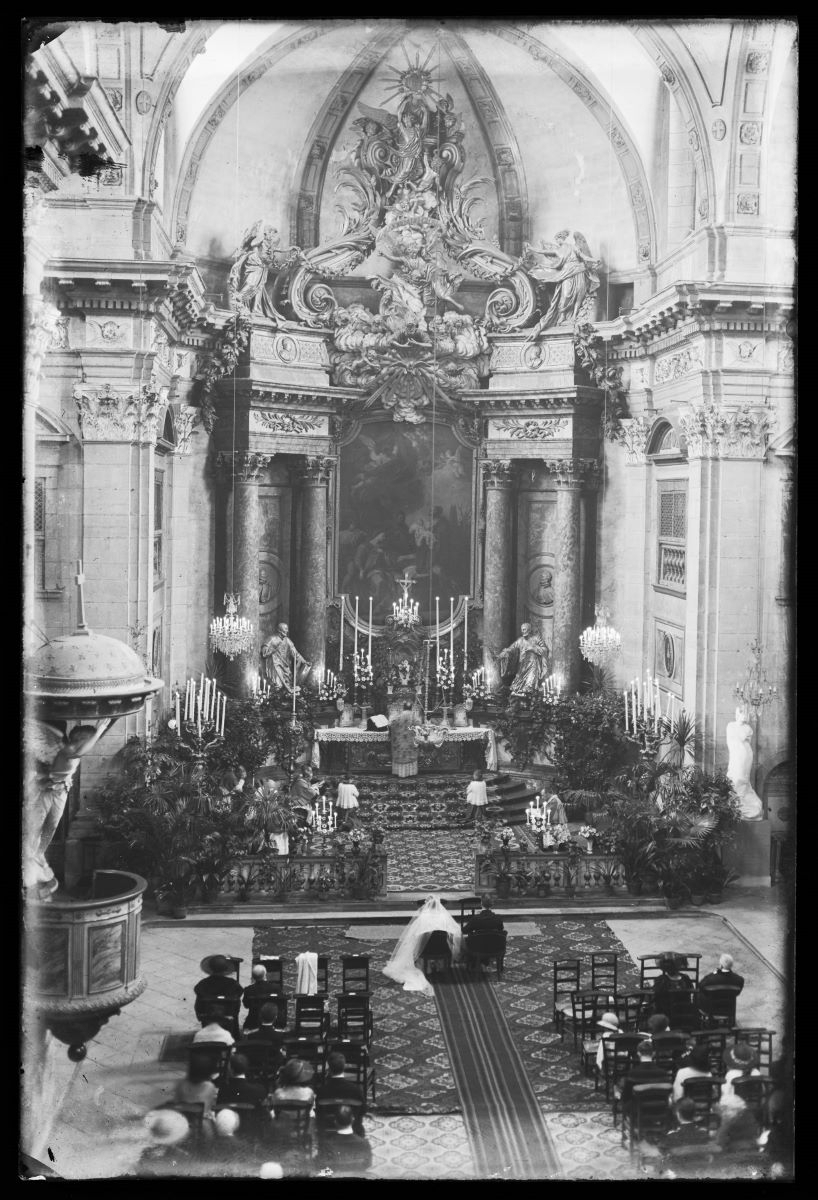 Célébration d'un mariage dans une église