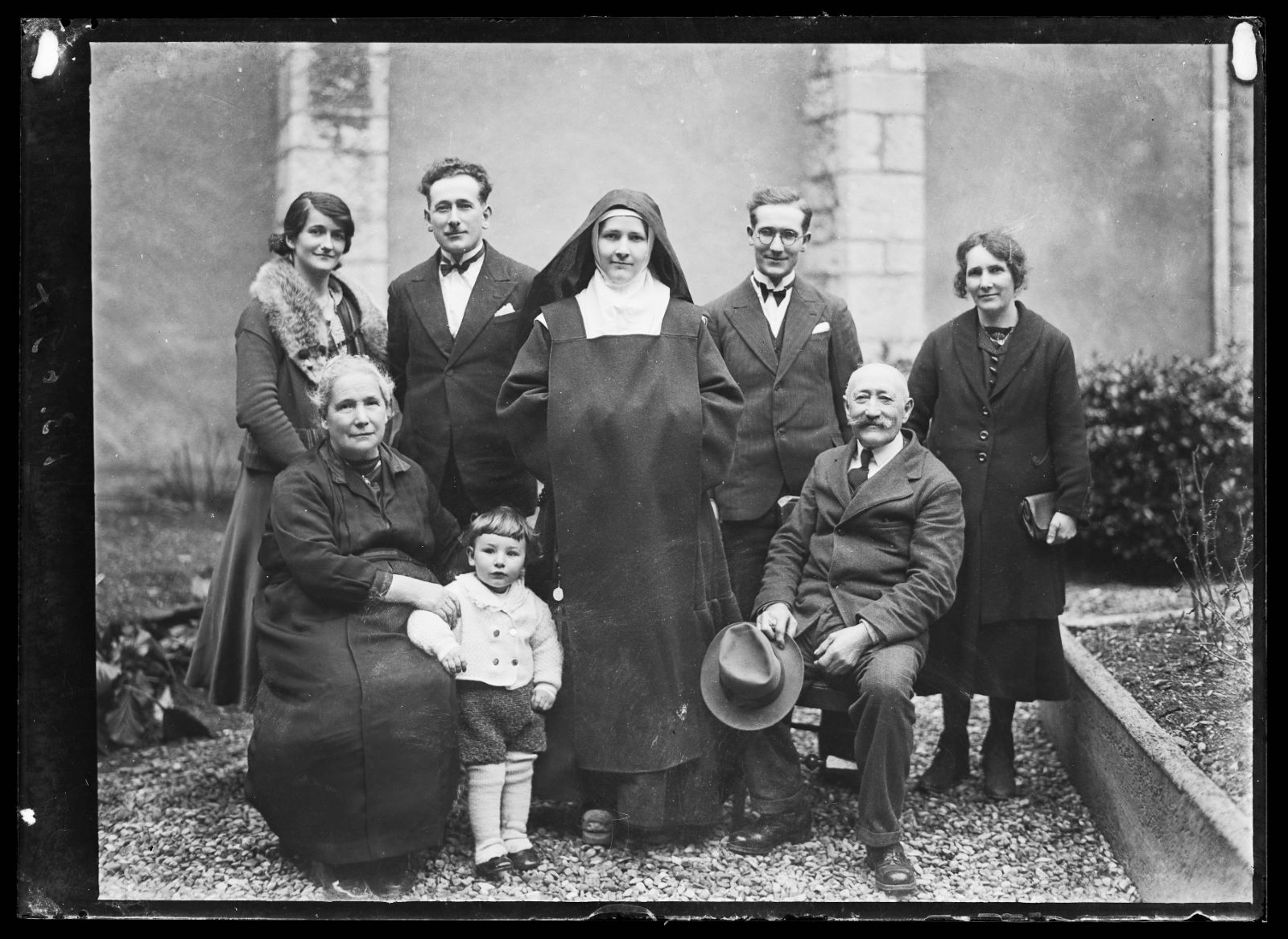 Portrait d'un groupe de huit personnes