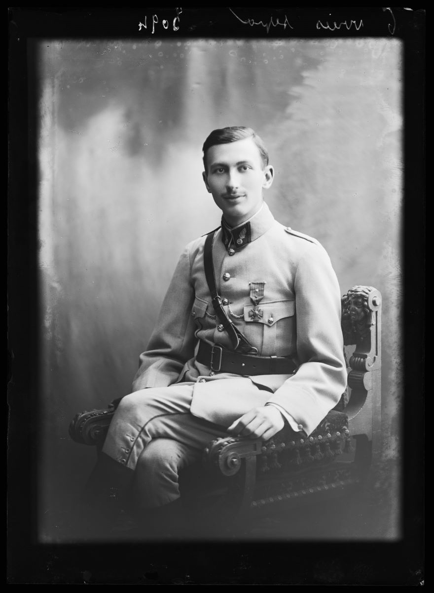 Portrait d'un jeune militaire