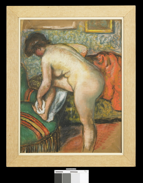 Femme nue à sa toilette