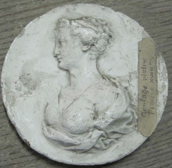Portrait de femme en médaillon