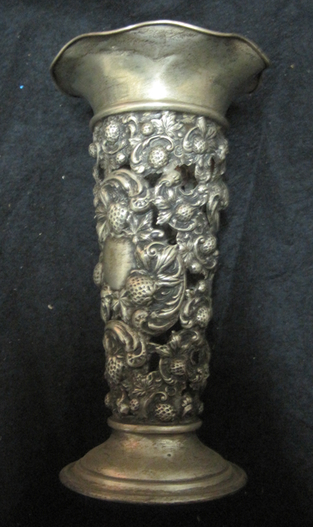Vase ajouré