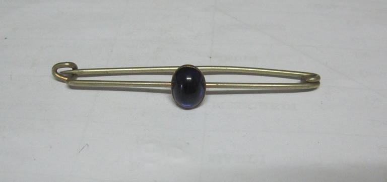 Broche avec améthyste (épingle à cravate ?)