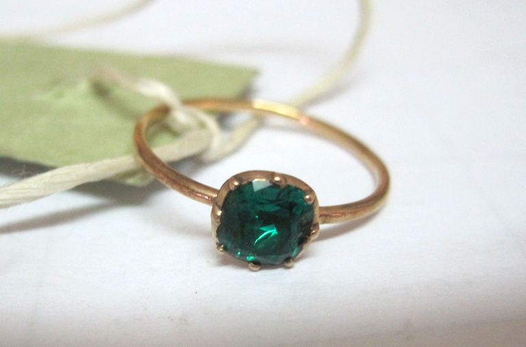 Bague avec émeraude