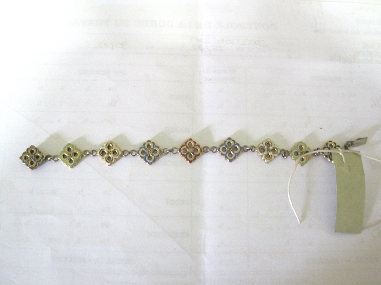 Bracelet avec motifs carrés émaillés