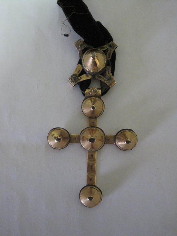 Croix avec brillants