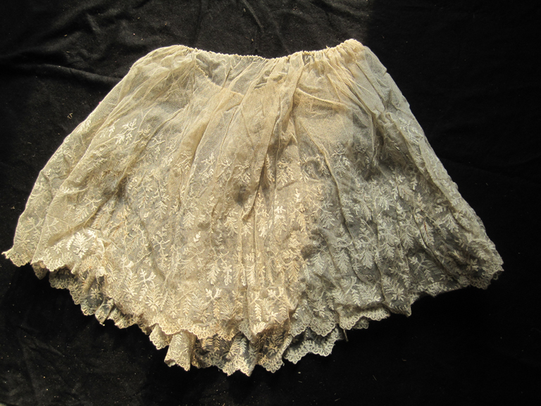 Volant plissé à dentelle