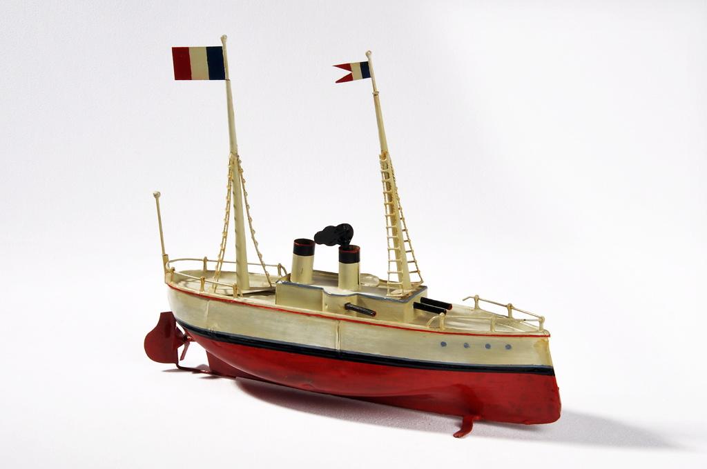 bateau de guerre français (titre factice)