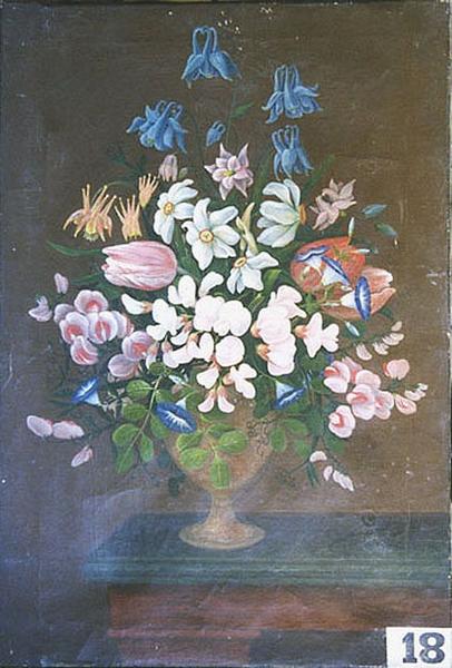 Vase de fleurs, contenant des tulipes, narcisses, ancolies etc...
