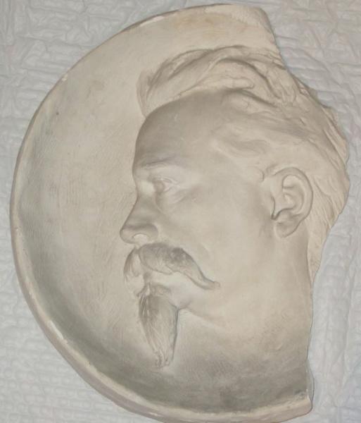 Médaillon : autoportrait de Max Claudet