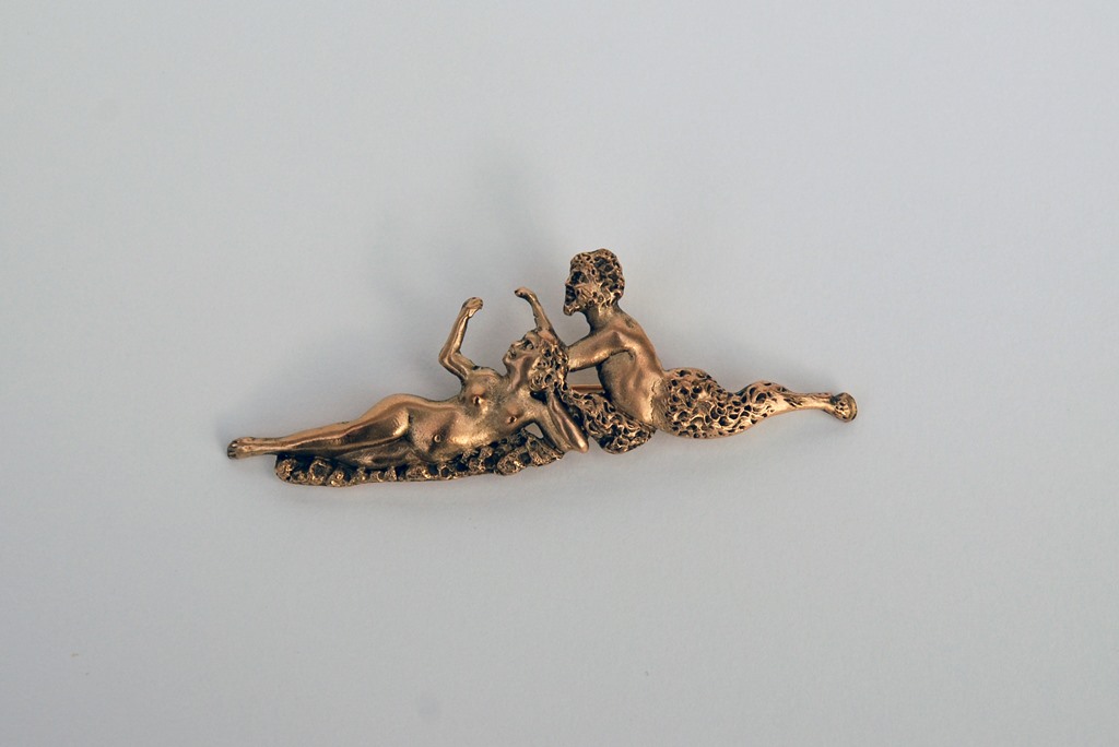 Broche "Nymphe et faune"