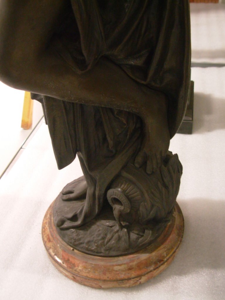 Femme à la fontaine ou l'Ondine