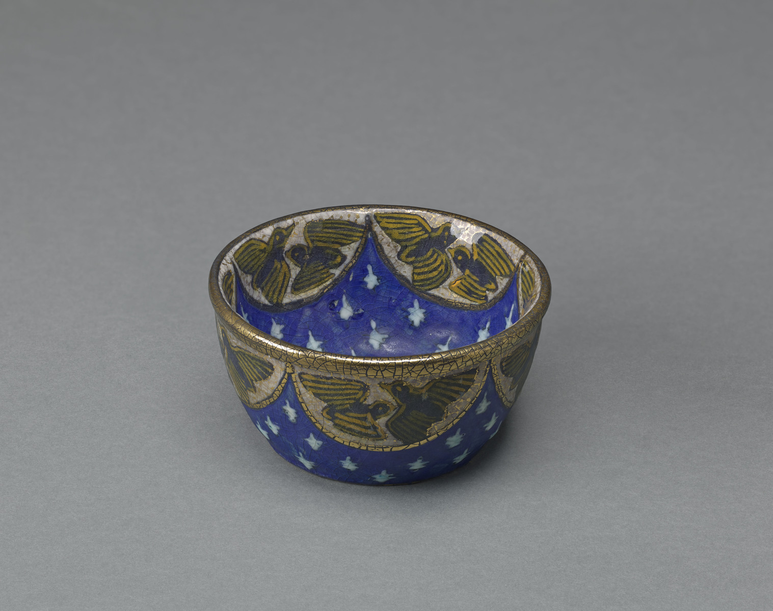 Coupe aux oiseaux ; Coupe à motifs d'oiseaux