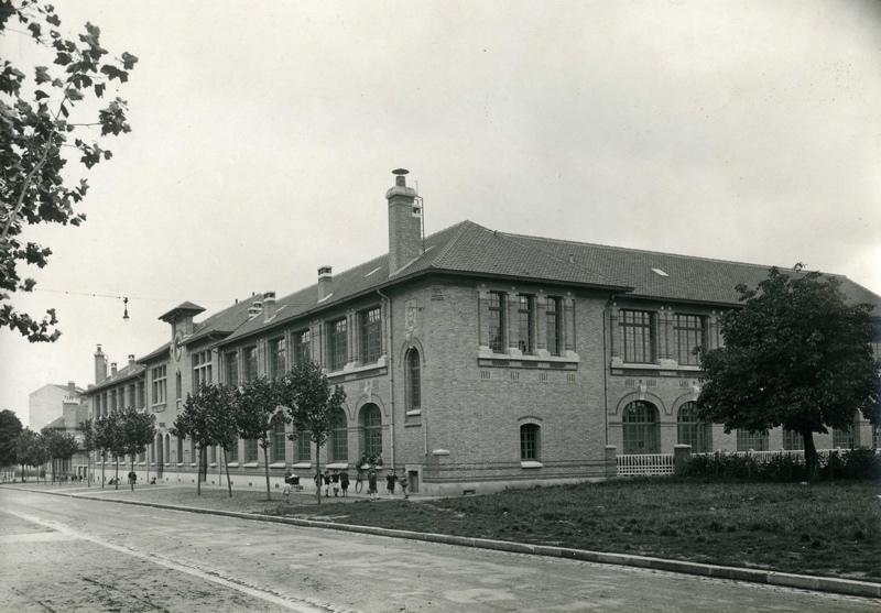 Ecole primaire Edouard Vaillant de la cité-jardins - Façade latérale extérieure (Titre fictif)
