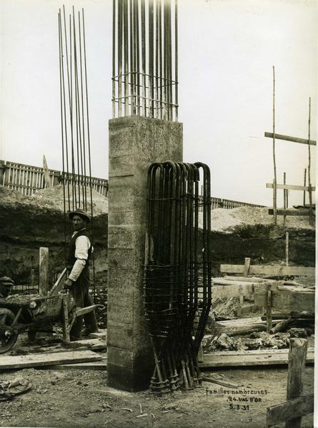 Vue de la cité-jardins en construction - bâtiment des familles nombreuses, 1932 (Titre fictif)
