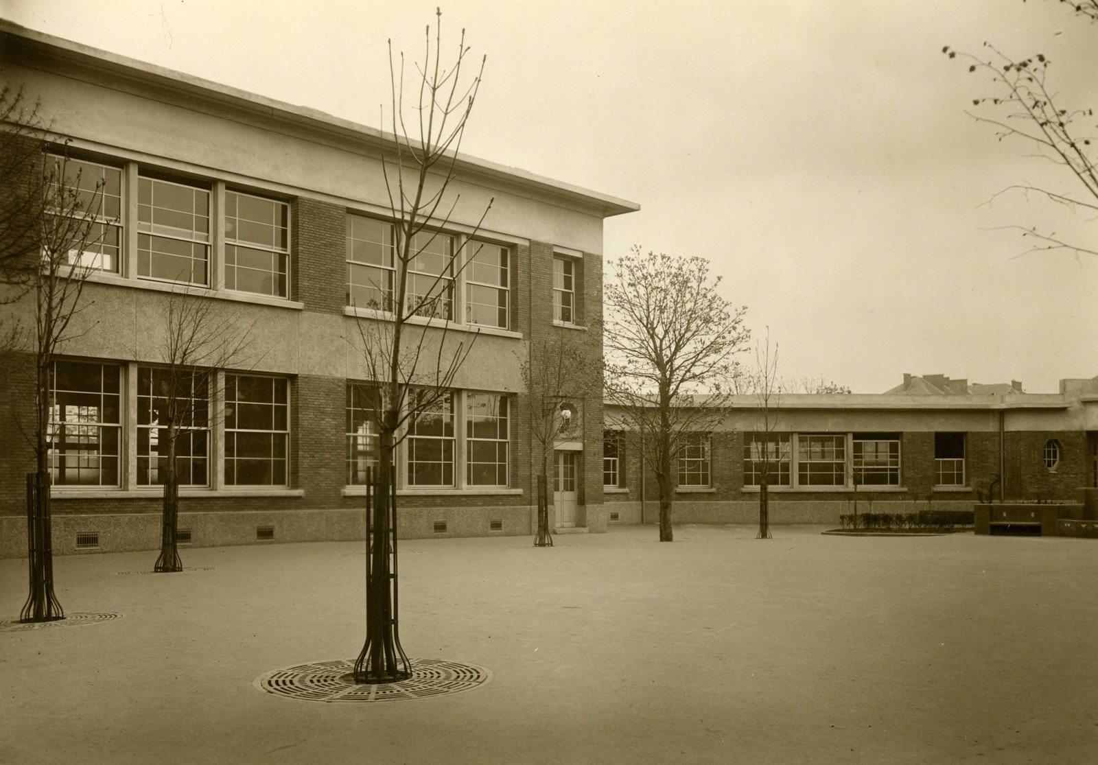 Ecole primaire Aristide Briand de la cité-jardins - Cour de récréation (Titre fictif)