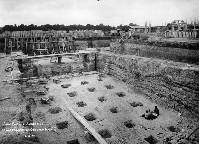 Ecole primaire Aristide Briand de la cité-jardins - Piscine en construction (Titre fictif)