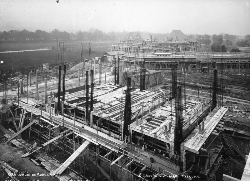 Ecole primaire Aristide Briand de la cité-jardins - Piscine en construction (Titre fictif)