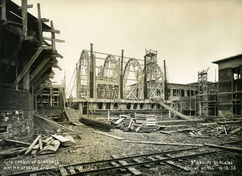 Ecole primaire Aristide Briand de la cité-jardins - Piscine en construction (Titre fictif)