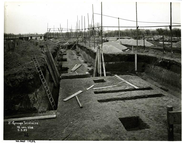Ecole primaire Aristide Briand de la cité-jardins en construction (Titre fictif)