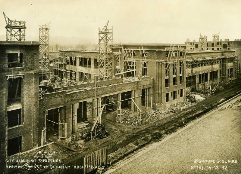 Ecole primaire Aristide Briand de la cité-jardins en construction (Titre fictif)