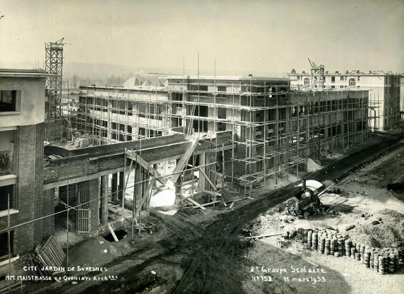 Ecole primaire Aristide Briand de la cité-jardins en construction (Titre fictif)