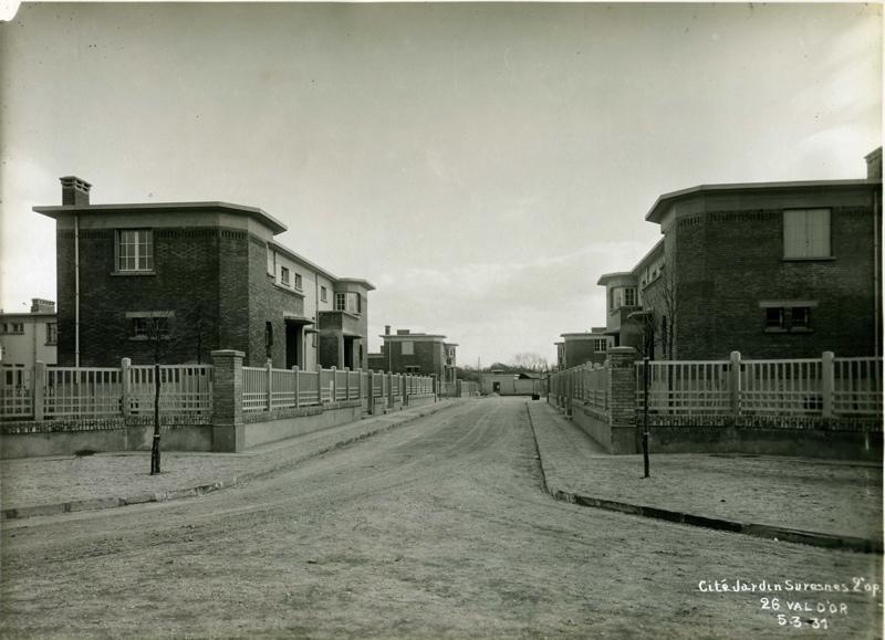 Vue de la cité-jardins en construction - Pavillons individuels (Titre fictif)