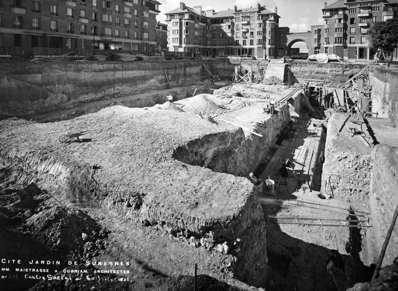 Centre social de la cité-jardins en construction (Titre fictif)