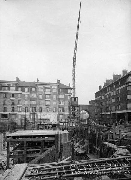 Centre social de la cité-jardins en construction (Titre fictif)