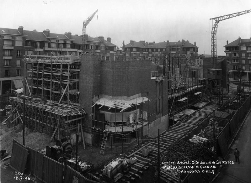 Centre social de la cité-jardins en construction (Titre fictif)