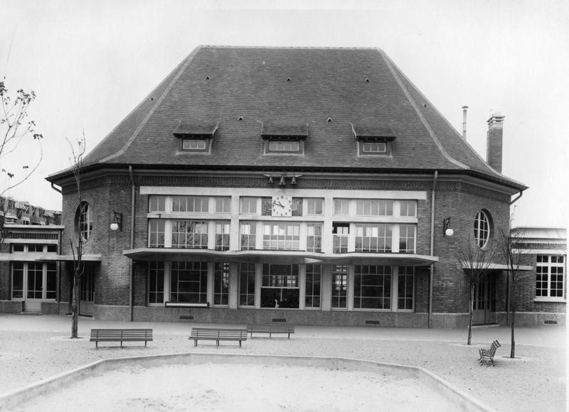 Ecole maternelle Wilson de la cité-jardins - Façade du préau (Titre fictif)