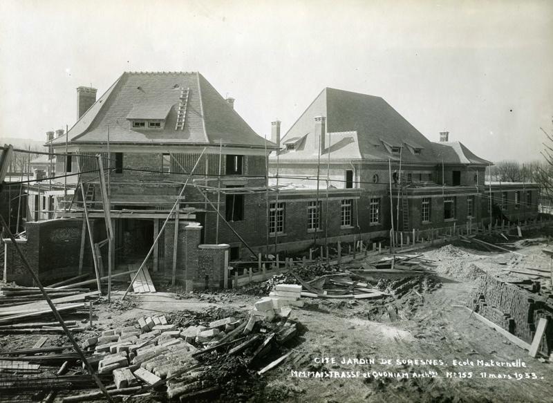 Ecole maternelle Wilson de la cité-jardins en construction (Titre fictif)