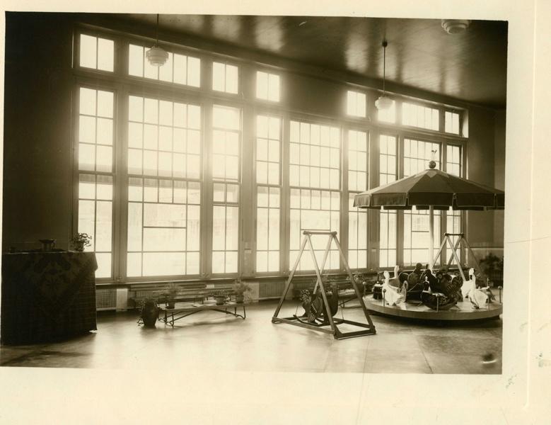 Ecole maternelle Wilson de la cité-jardins - L'intérieur du préau (Titre fictif)