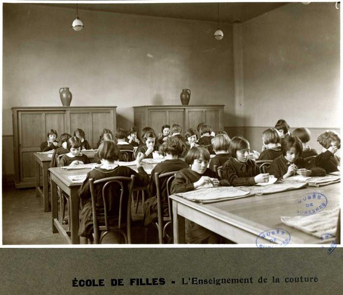 Ecole de filles - L'Enseignement de la couture