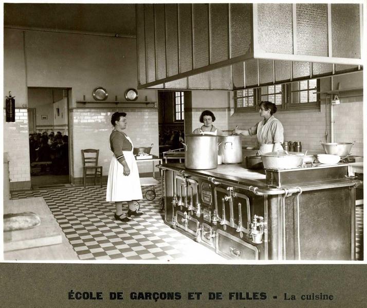 Ecole de garçons et de filles - La cuisine