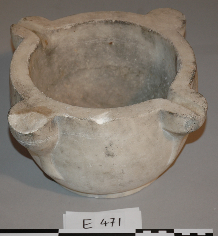 Mortier en marbre blanc