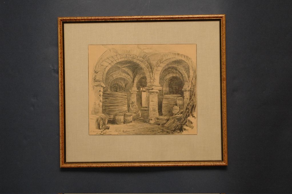 Intérieur de la chapelle St Jean-Baptiste utilisé comme cellier par son propriétaire vigneron