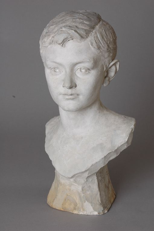 Buste de jeune garçon