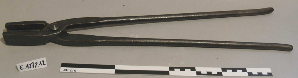 Pince à plâtre à guillochage en arête de poisson