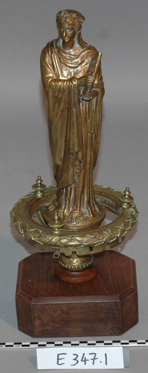 Statuette de sainte Cécile provenant de la bannière de la société Orphéon d’Argenteuil (1864)