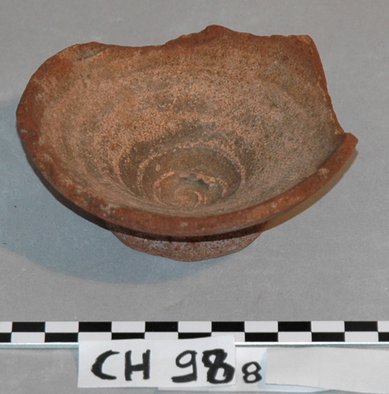 Pied de céramique culinaire (Argenteuil, Moyen Âge)