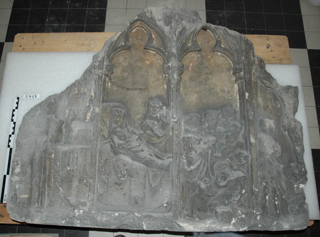 Haut-relief de la Dormition de la Vierge, “Fragment de retable” (XIIIe siècle)