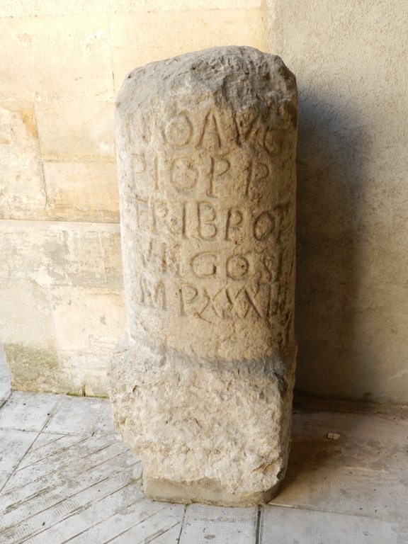 Borne milliaire d'Antonin